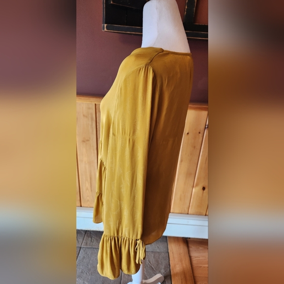 MUSTARD SEED blouse Size Medium Yellow Flowy Button Blouse - Picture 3 of 11